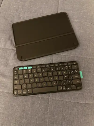Funda con teclado Logitech Flip Folio para iPad - miniatura 2