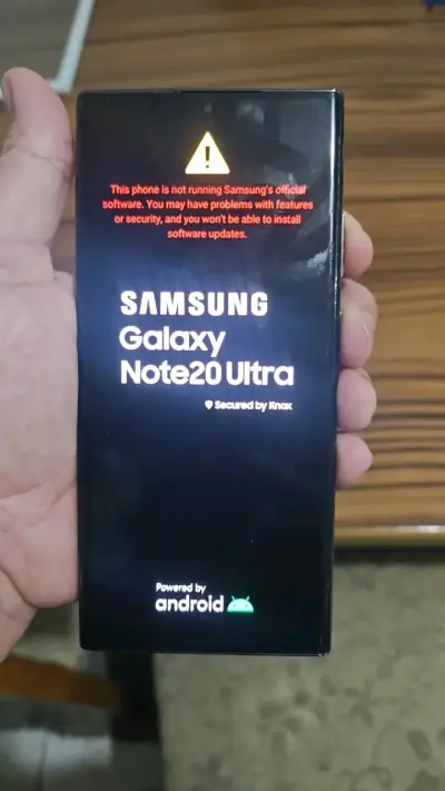 Samsung Galaxy Note20 Ultra con detalles - miniatura 1