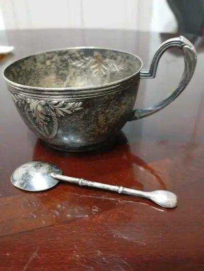 Taza y cuchara ,plateado o plata antiguo - miniatura 2