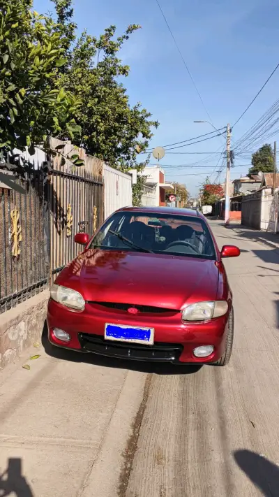 Hyundai accent Año 2000 - miniatura 1