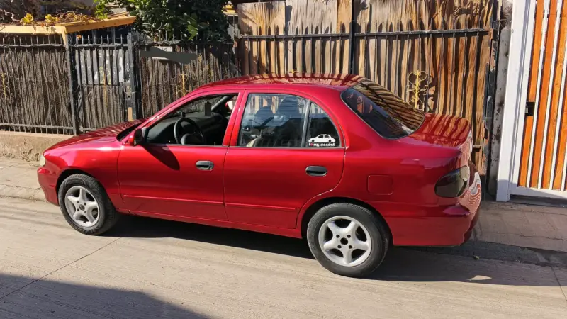 Hyundai accent Año 2000 - 4