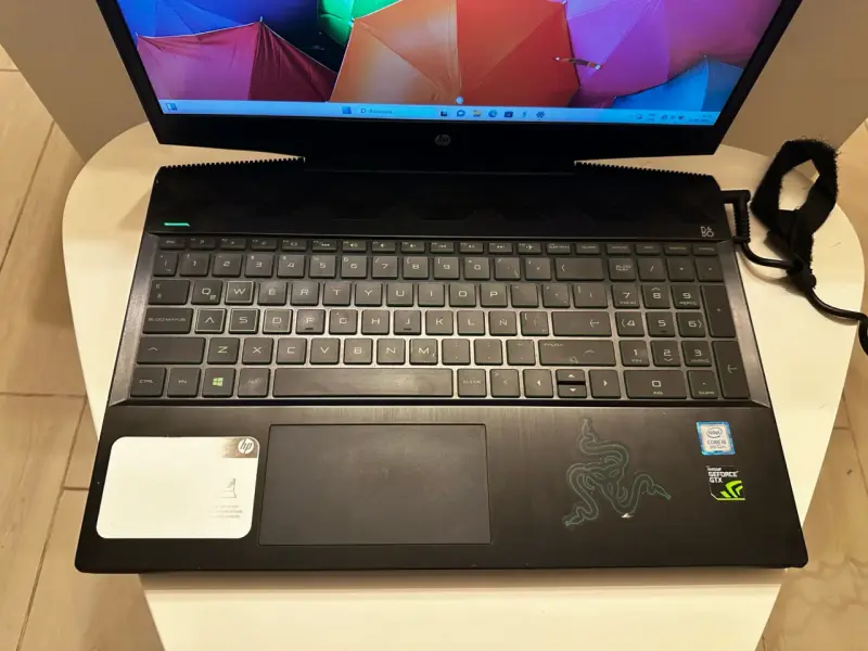 Laptop HP con pantalla de 15.6 pulgadas y procesa - 4