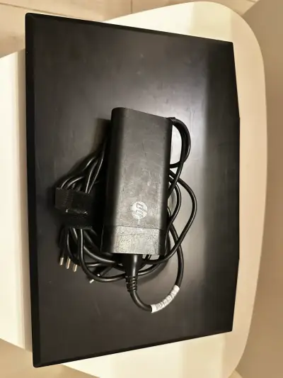 Laptop  HP con pantalla de 15.6 pulgadas y procesa - miniatura 5