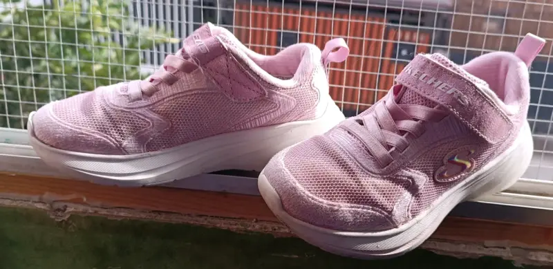 Zapatillas rosadas Skechers para niña - 3
