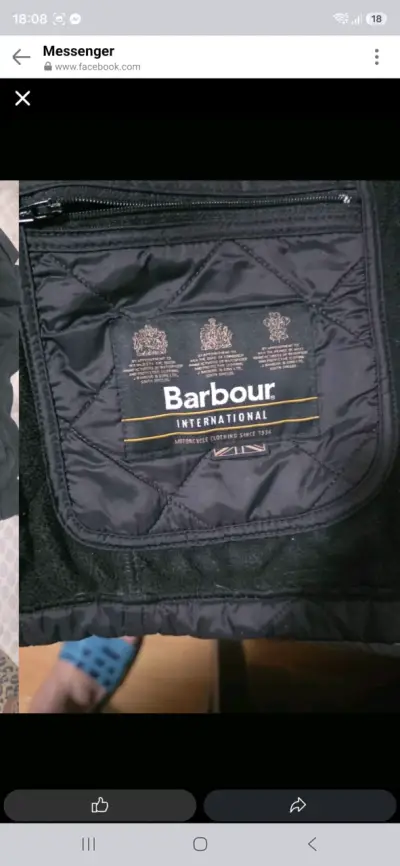 Chaqueta acolchada negra Barbour para hombre - miniatura 4