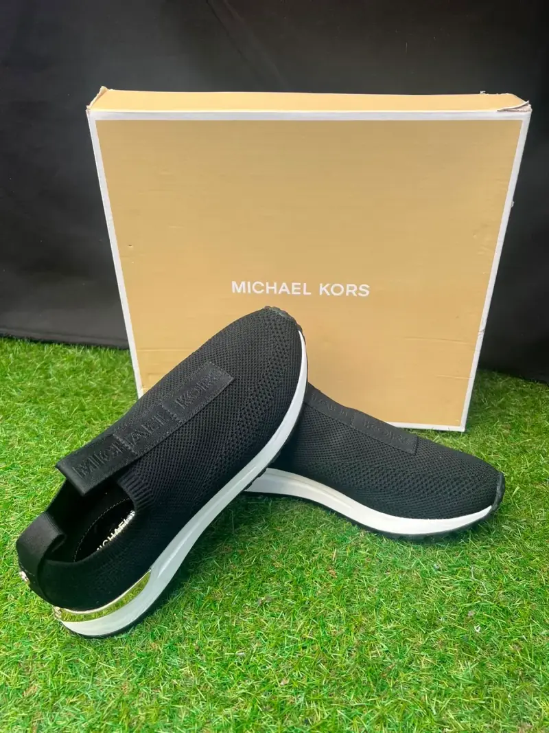 Zapatillas negras Michael Kors para mujer
