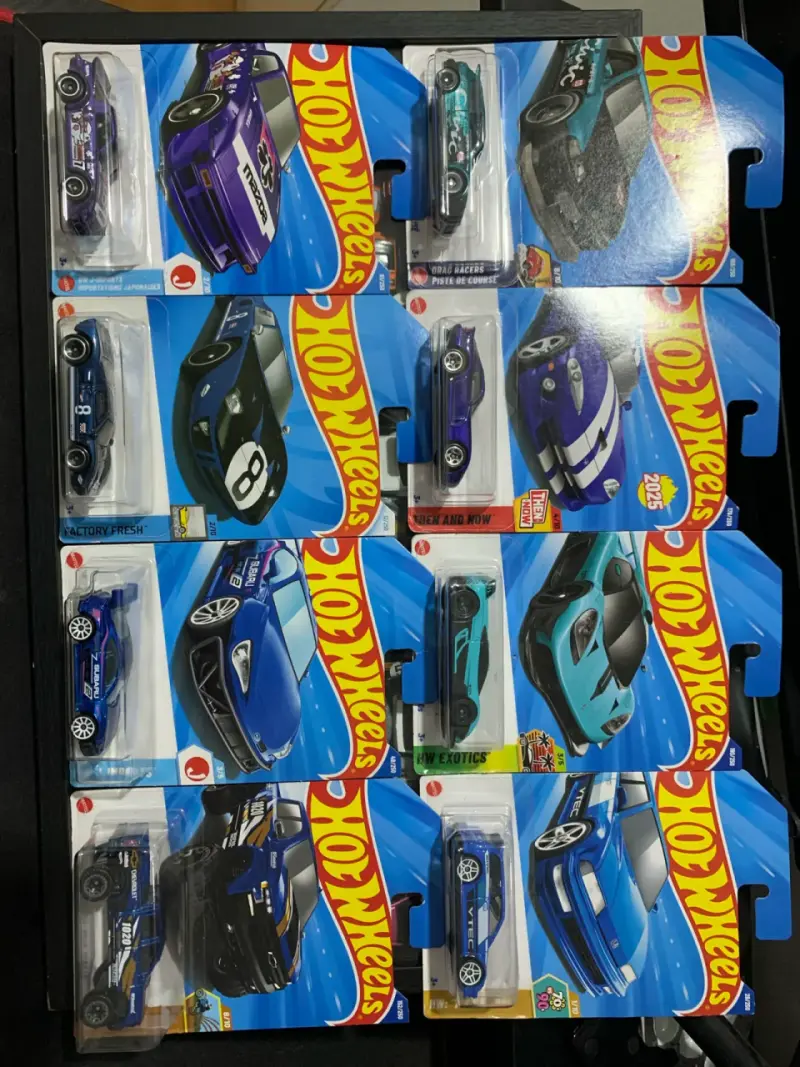 Colección de Autos Hot Wheels Variados - 3