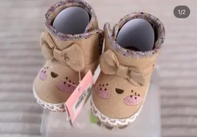 Botines para bebé con diseño de animalitos - miniatura 1