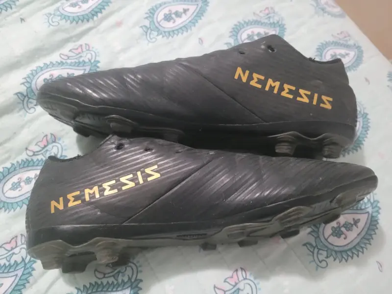 Botines de fútbol Adidas Nemeziz negros - 1
