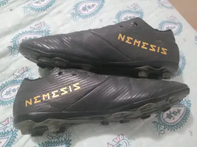 Botines de fútbol Adidas Nemeziz negros - miniatura 1