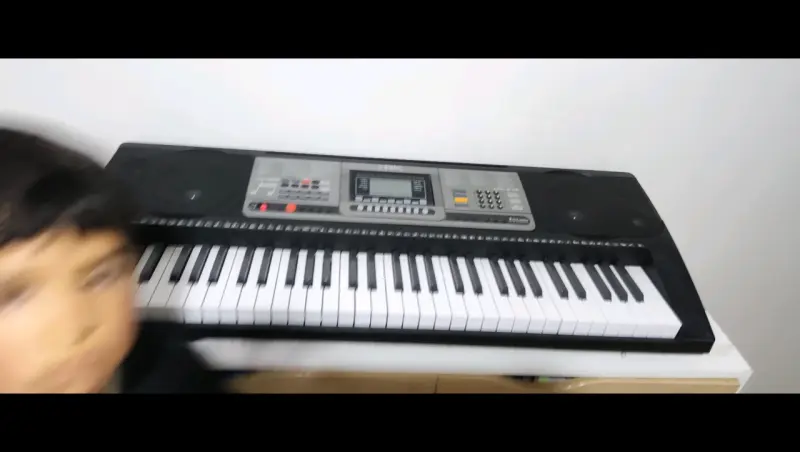 Teclado electrónico con atril - 1