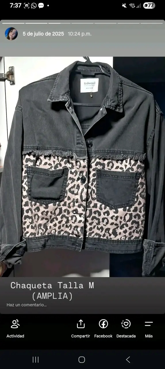 Chaqueta negra con estampado animal print Redwood