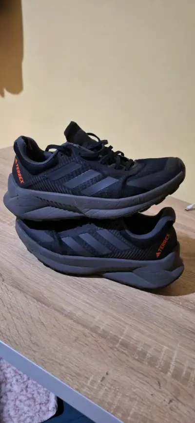 Zapatillas deportivas negras Adidas Terrex - miniatura 1