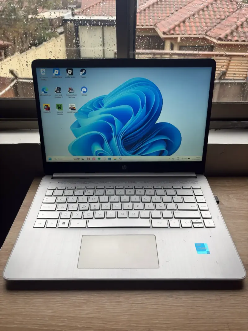 Laptop HP Intel Core i3 11va Gen 8GB RAM - 1