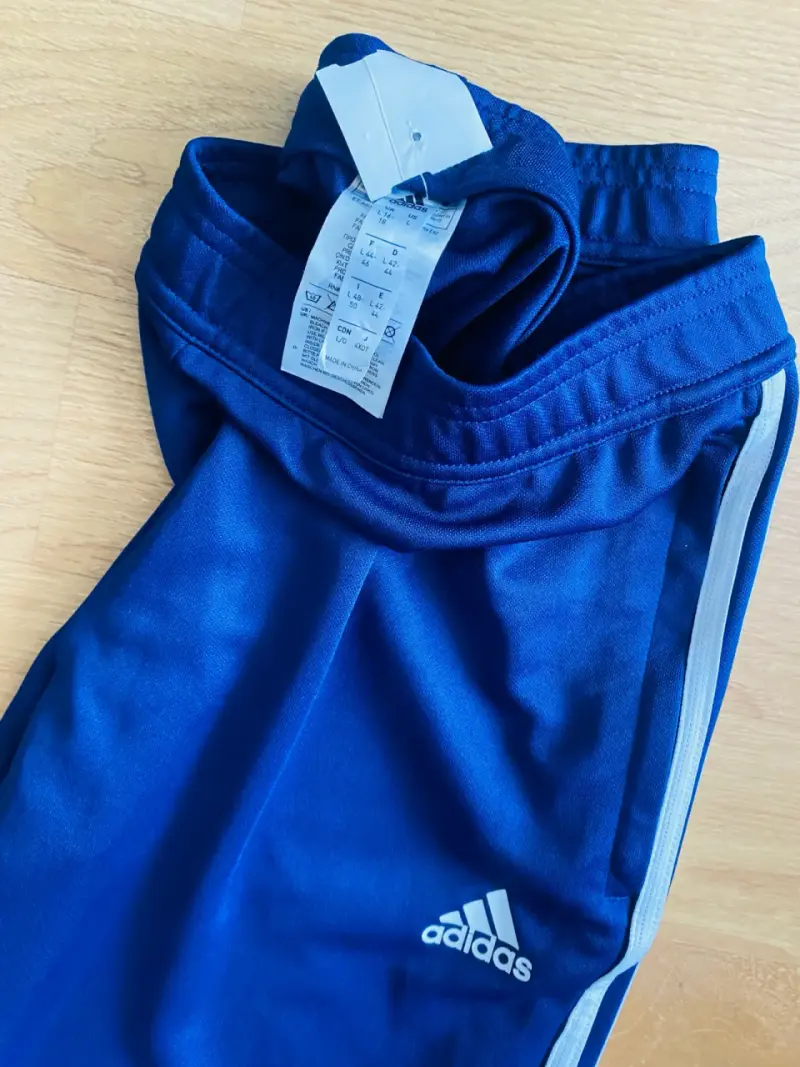 Pantalones deportivos azul Adidas con franjas - 2
