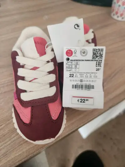 Zapatillas deportas Zara rosadas numero 22 - miniatura 4