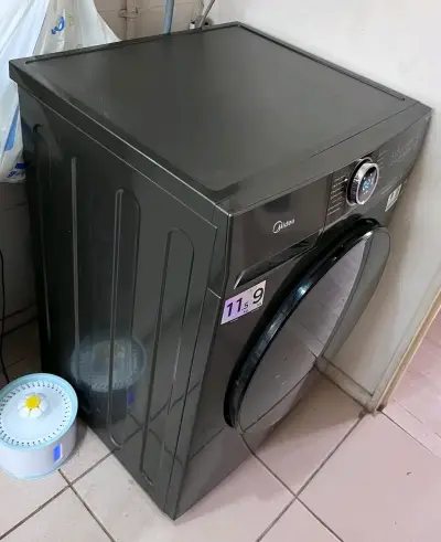 Lavadora secadora Midea 11.5 kg negra - miniatura 3