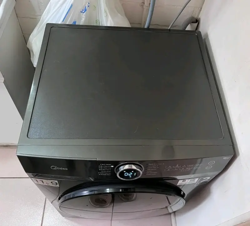 Lavadora secadora Midea 11.5 kg negra - 4
