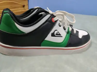 Zapatillas deportivas Quiksilver blancas y negras - miniatura 1