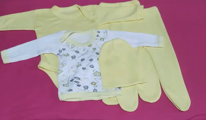 Lote de ropa para bebé niña en buen estado - 3
