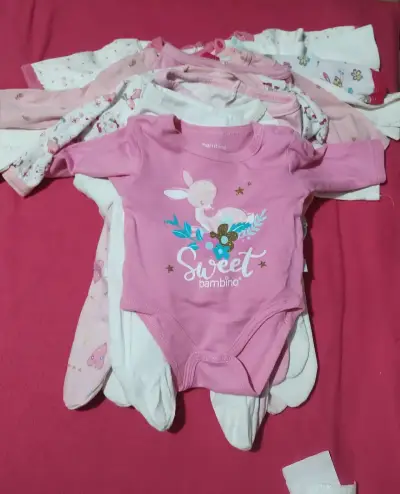 Lote de ropa para bebé niña en buen estado - miniatura 6