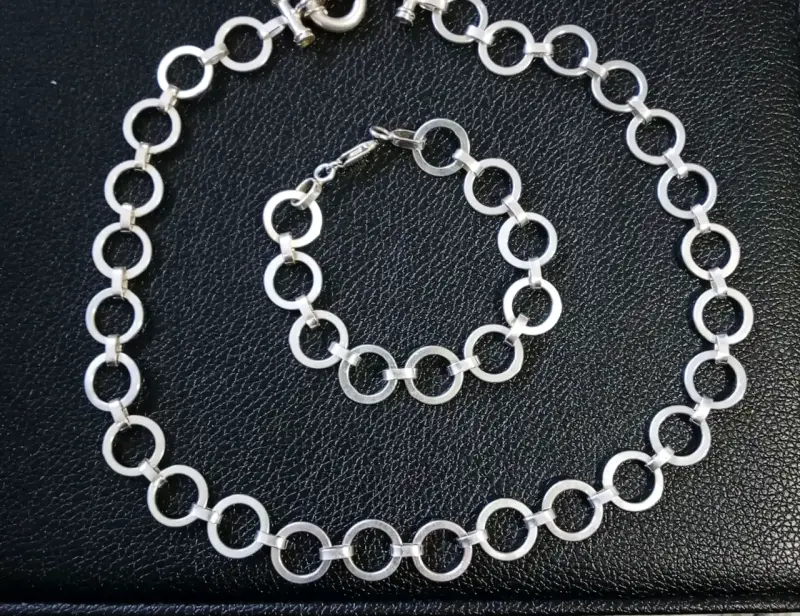 Collar y pulsera de plata con diseño de círculos - 2