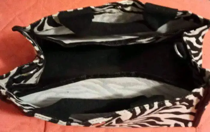 Bolso de mano estampado cebra con correa ajustable - 2