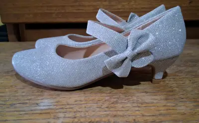 Zapatos de fiesta para niña con brillo y lazo - miniatura 1