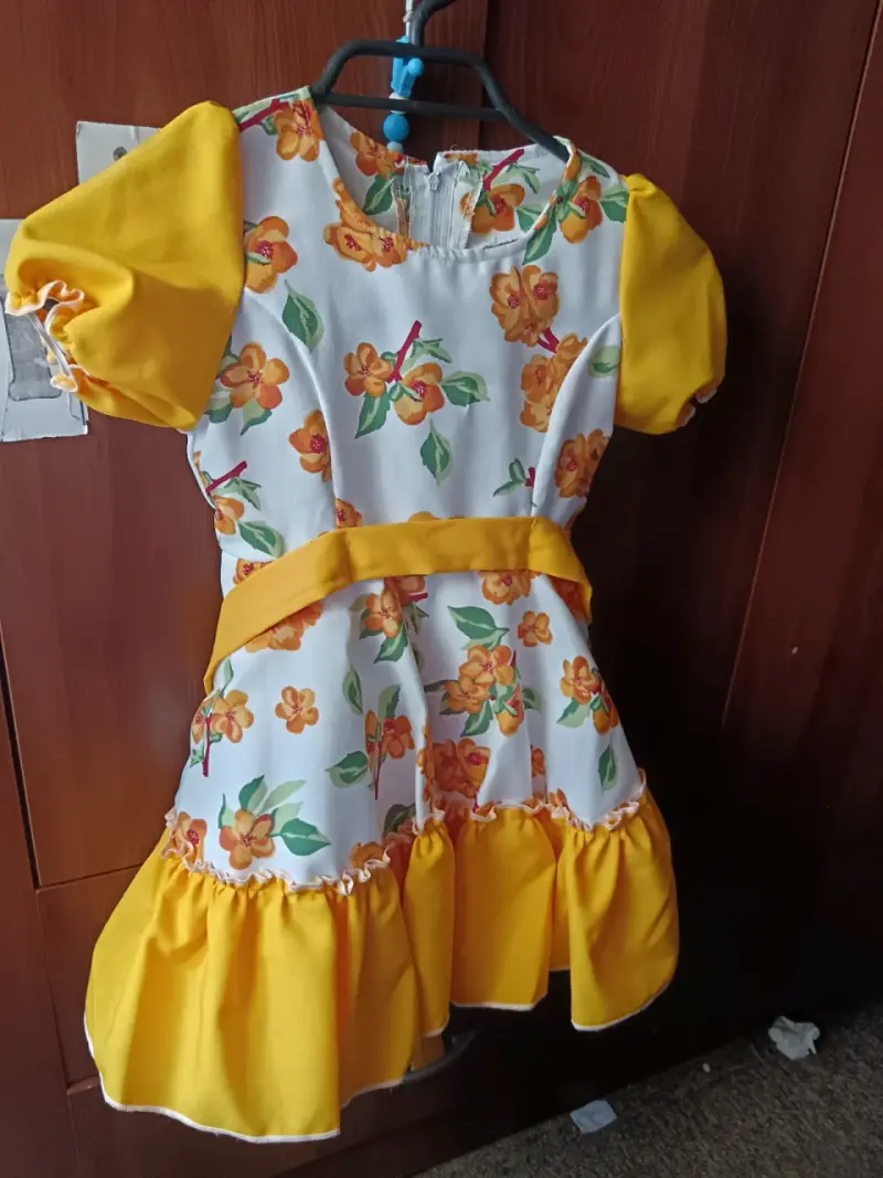 Vestido de huasita con falso incluido. - 1