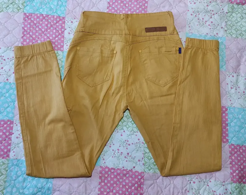 Pantalones cargo mostaza talla 42 - 2