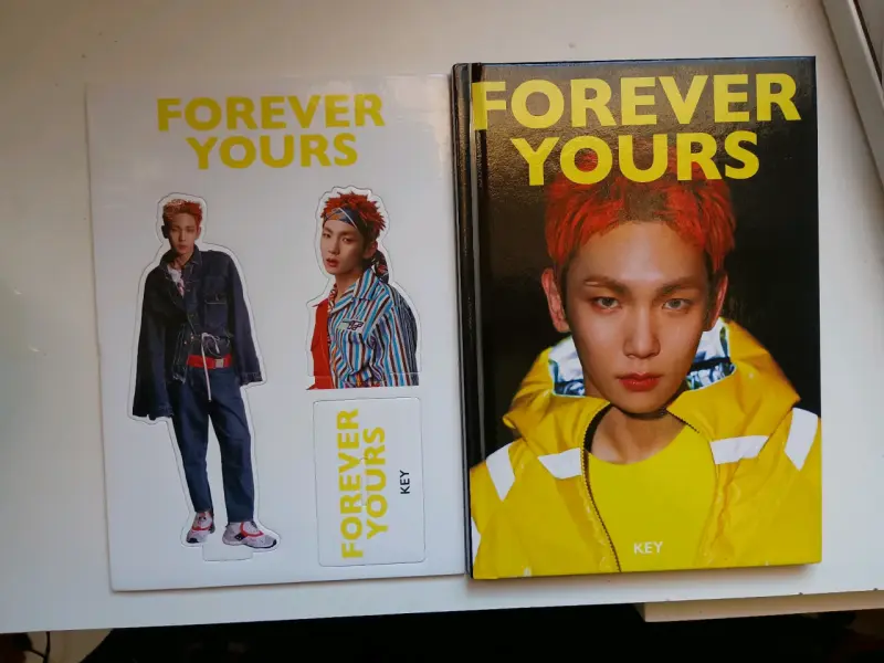 Photobook "Forever Yours" KEY + Stand - 1
