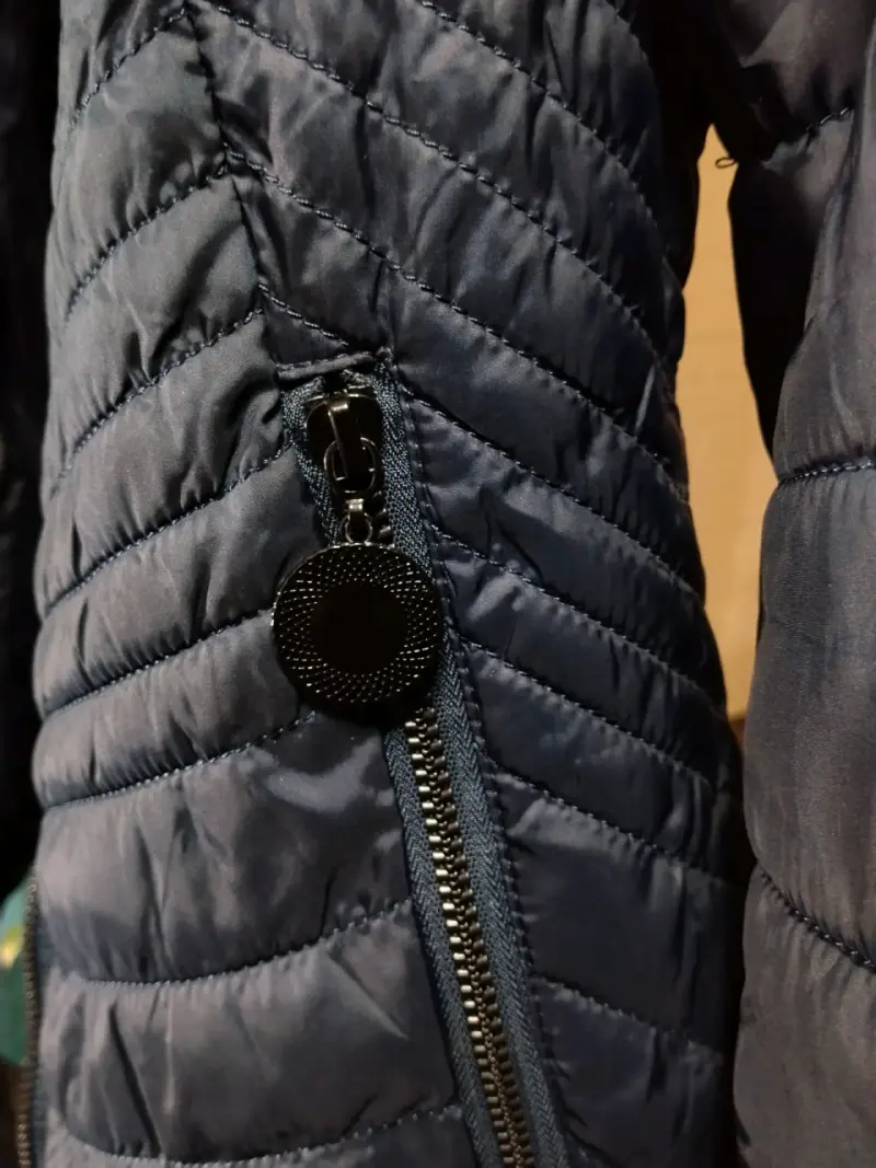Chaqueta acolchada azul para mujer - 4