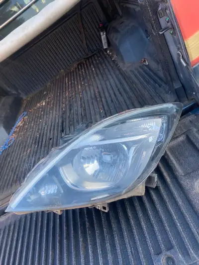 Foco delantero derecho MAZDA BT50 2019 - miniatura 2