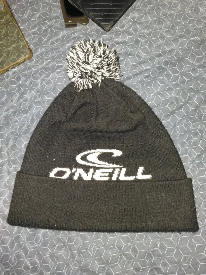 Gorro de lana negro O'Neill con pompón - 1
