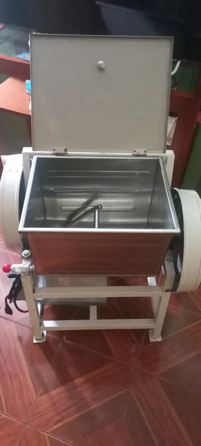 Amasadora industrial de acero inoxidable - miniatura 1