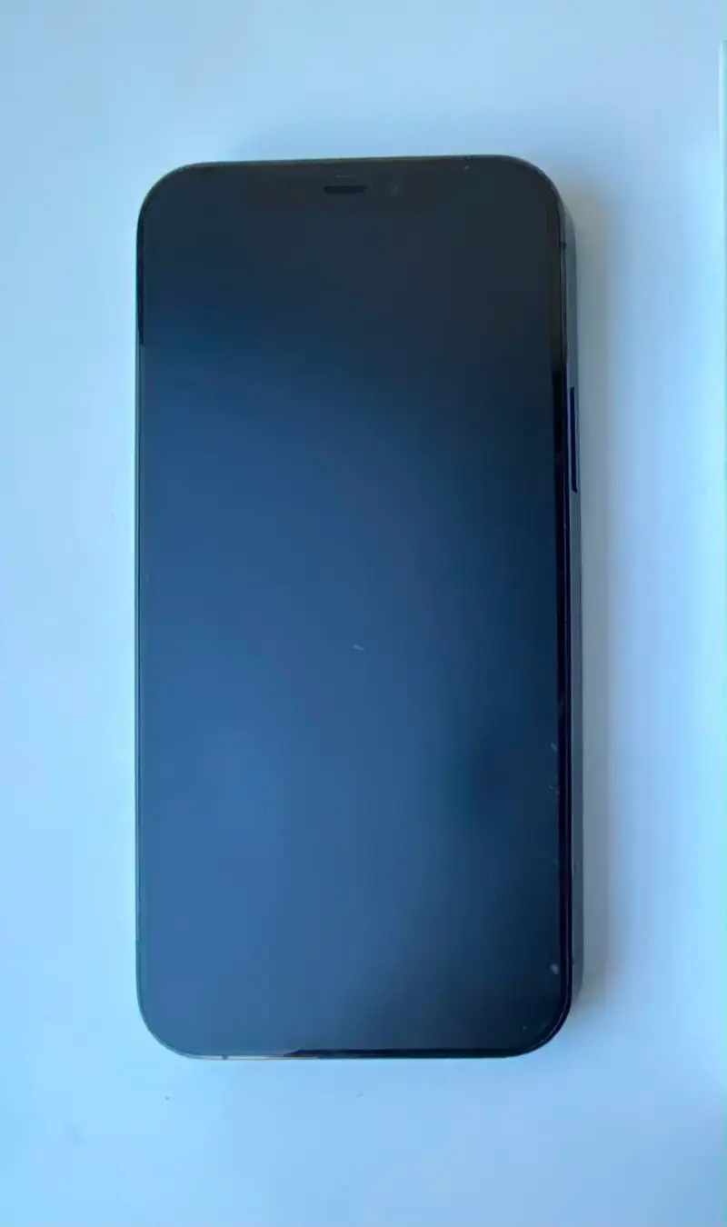 iPhone 12 Pro Max Azul en Buen Estado - 2