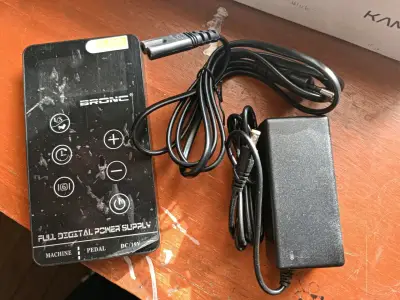 Fuente de poder digital Bronc para tatuajes - miniatura 2