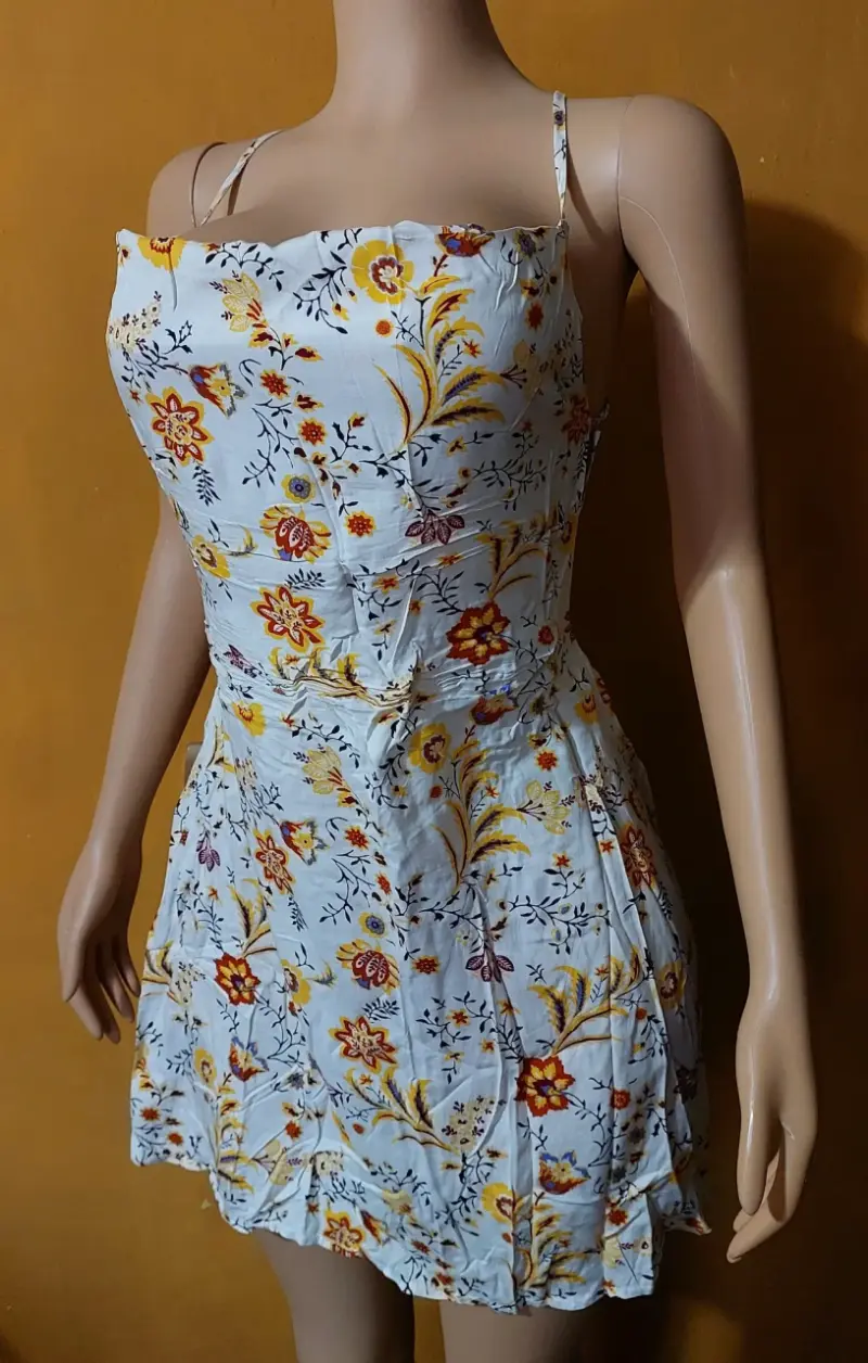 Vestido floral con tirantes y espalda descubierta - 2