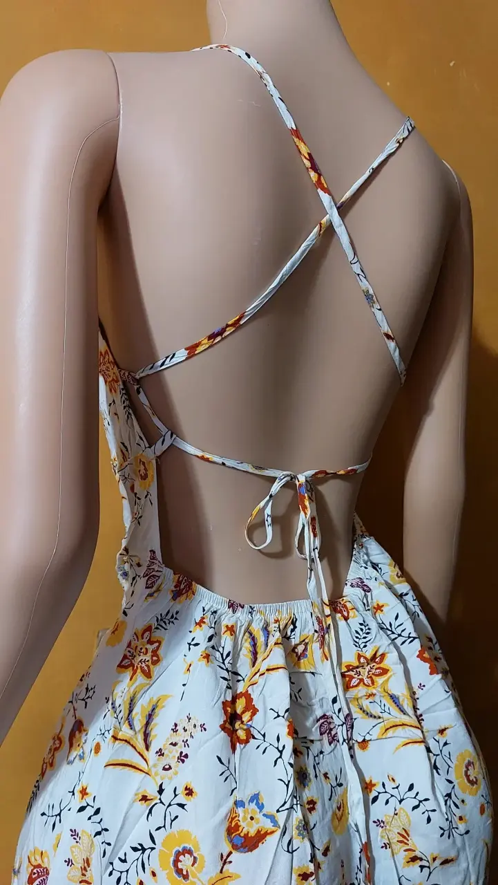 Vestido floral con tirantes y espalda descubierta - 4