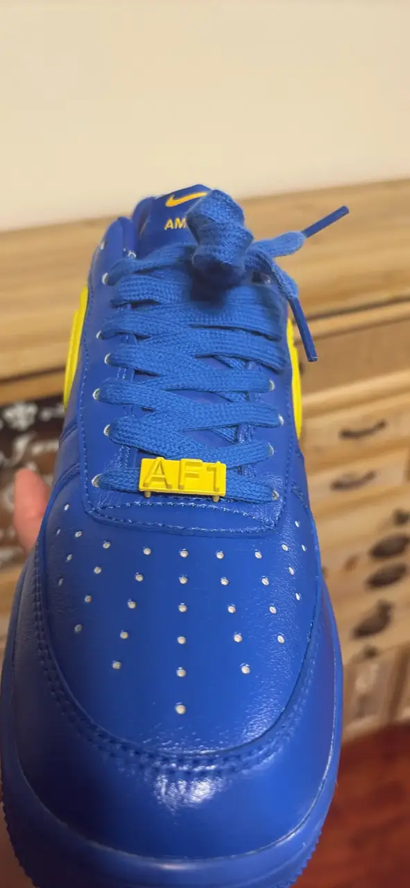 Zapatillas deportivas azules y amarillas Nike Air Force 1 - 4