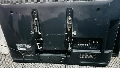 Televisor Sony Bravia con entradas HDMI - miniatura 3