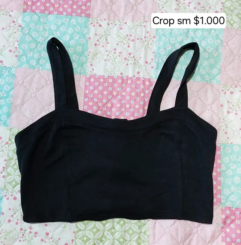 Top crop negro con tirantes - 1