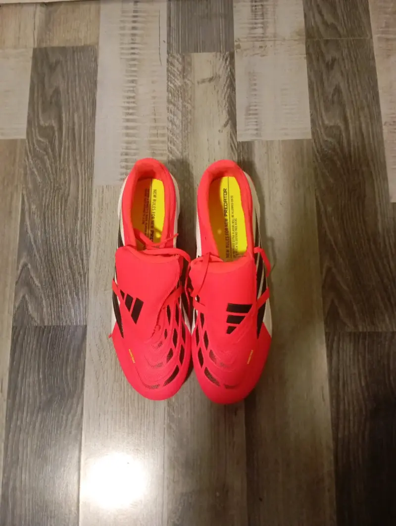 Botines de fútbol Adidas Predator rojos - 1