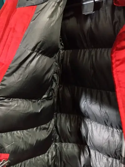 Parka roja con capucha para mujer repelente al agu - miniatura 3