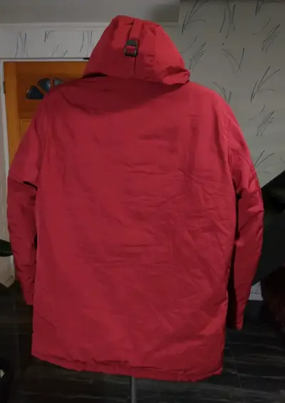 Parka roja con capucha para mujer repelente al agu - miniatura 4