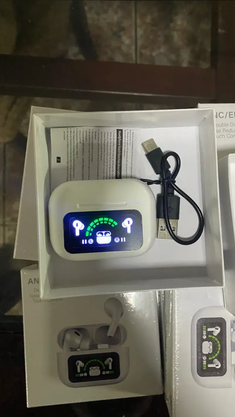 Auriculares inalámbricos con pantalla LED - 4
