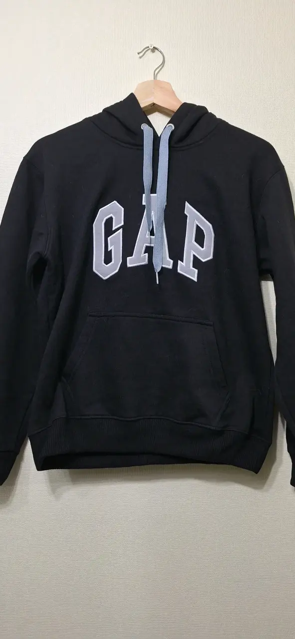 Polerón con capucha negro GAP (dupe) para hombre
