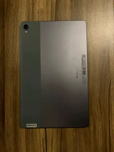 Tablet Lenovo Tab M10 con funda protectora - miniatura 3