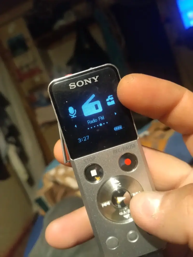 Grabadora de Voz Sony con Reproductor MP3 - 2