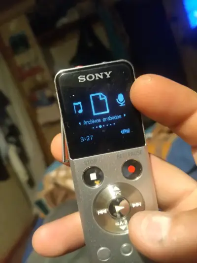 Grabadora de Voz Sony con Reproductor MP3 - miniatura 3